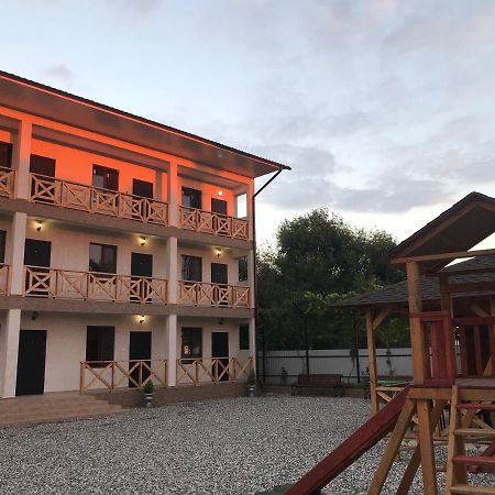 بيزوندا Guest House Dana المظهر الخارجي الصورة